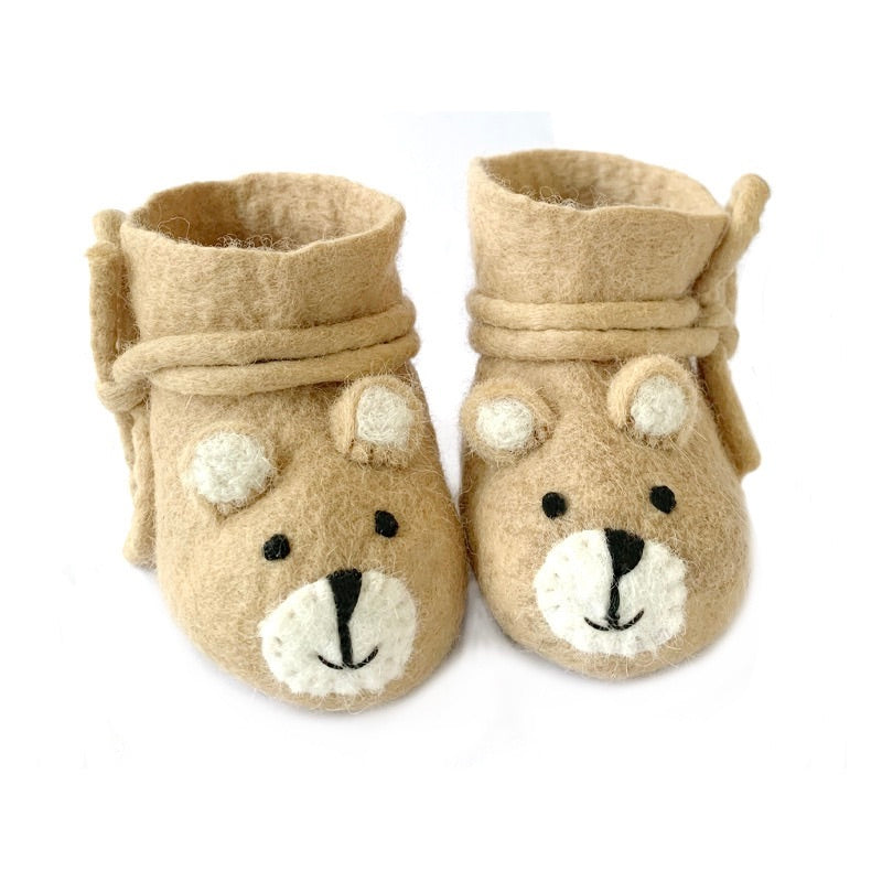 Baby shoes bear