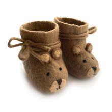 Load image into Gallery viewer, Baby shoes bear
