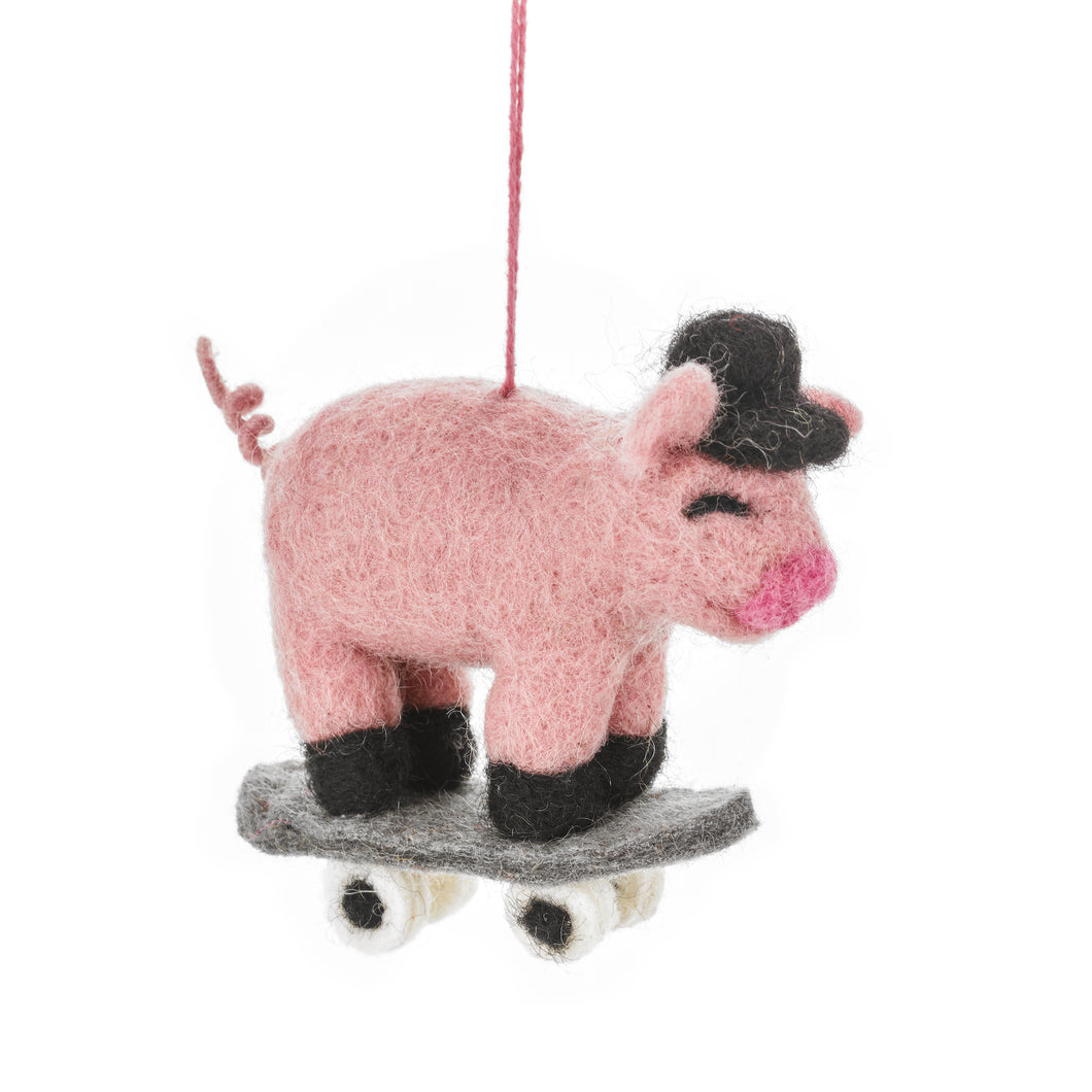 Pig on skateboard